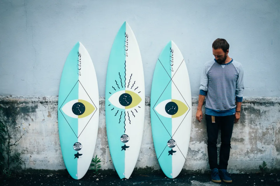 Kepa Acero and his 'ladies'