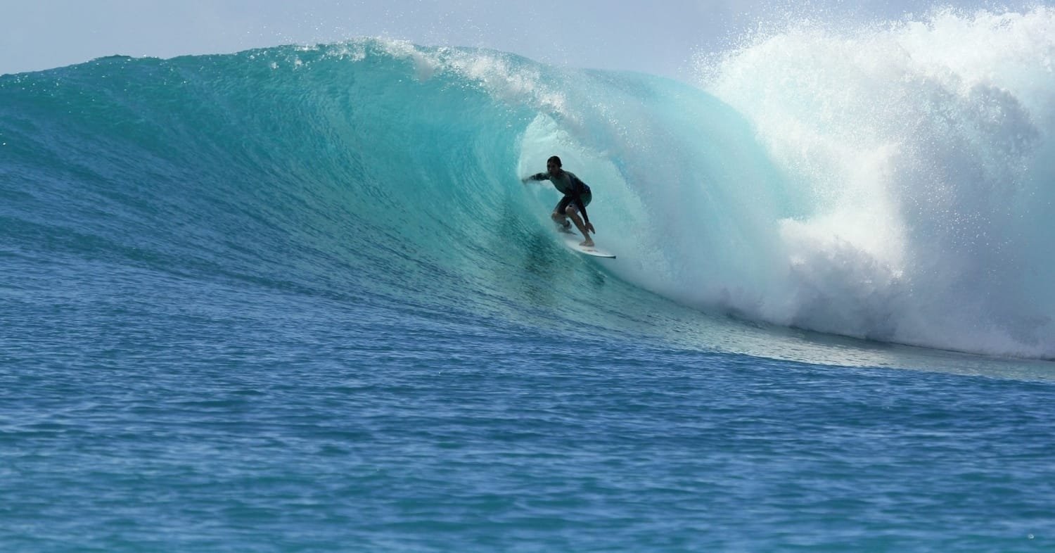 MALDIVES SURF SEASON BEST TIME TO SURF MALDIVES Renegade Surf Travel